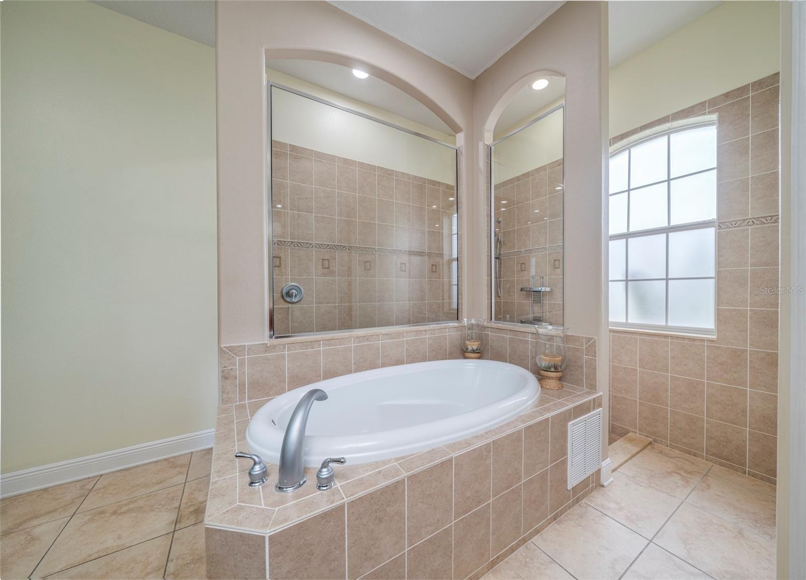 CLERMONT CARRINGTON AT LEGENDS SUB - Residential Lease