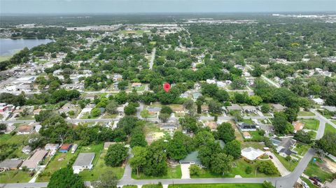 A home in WINTER HAVEN