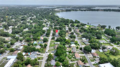 A home in WINTER HAVEN