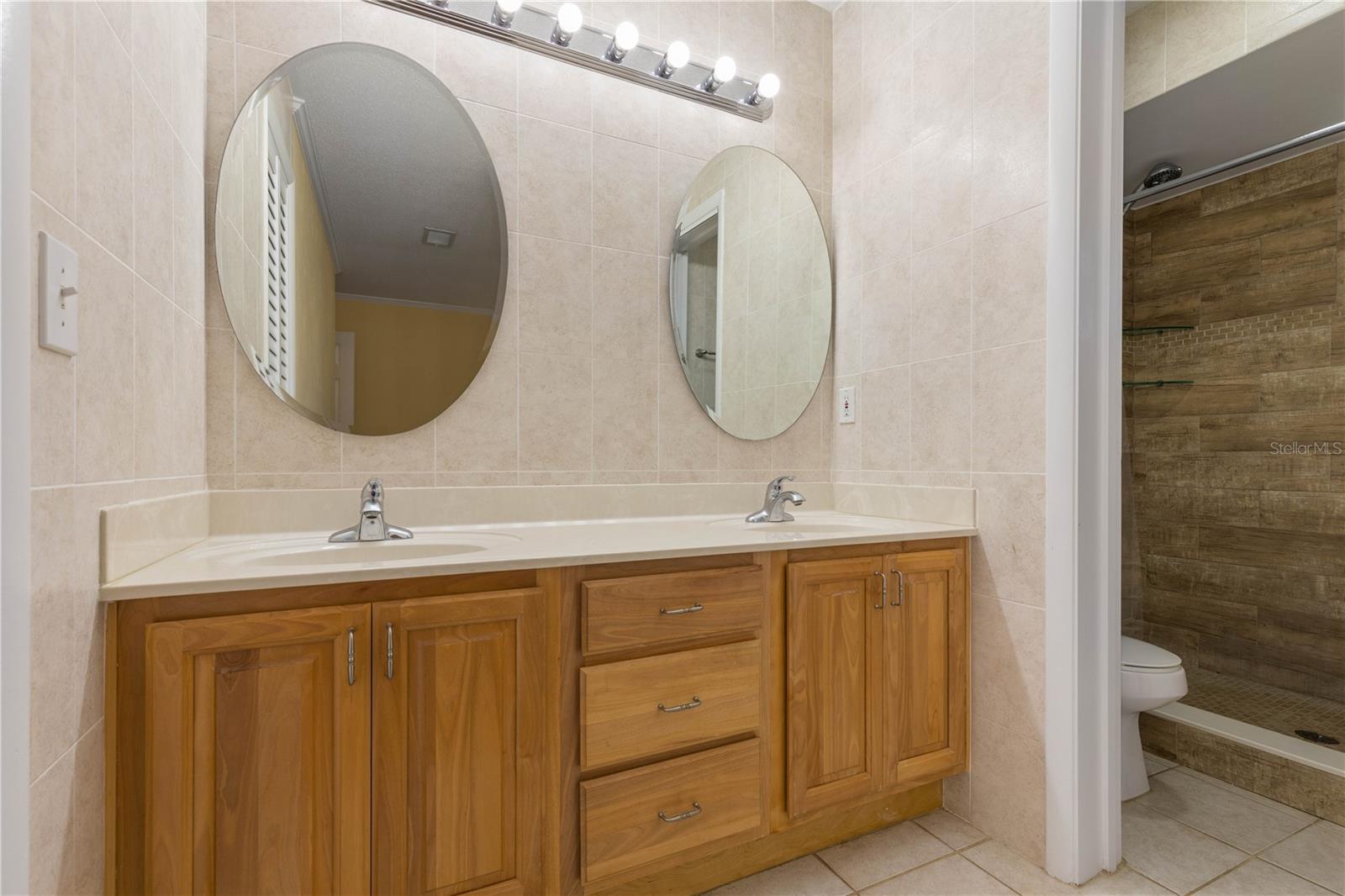 FAIRWAYS CONDO - Residential