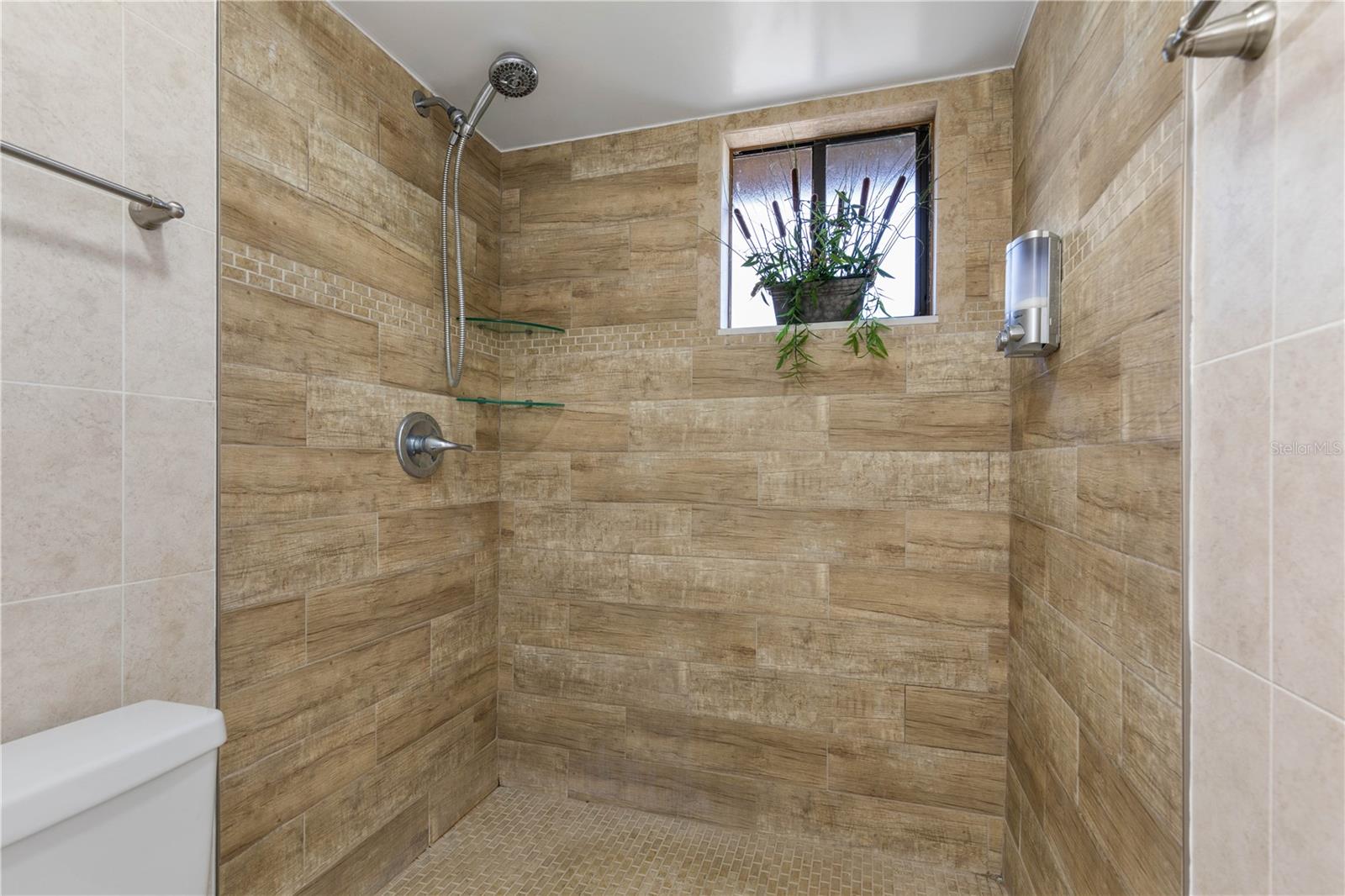 FAIRWAYS CONDO - Residential