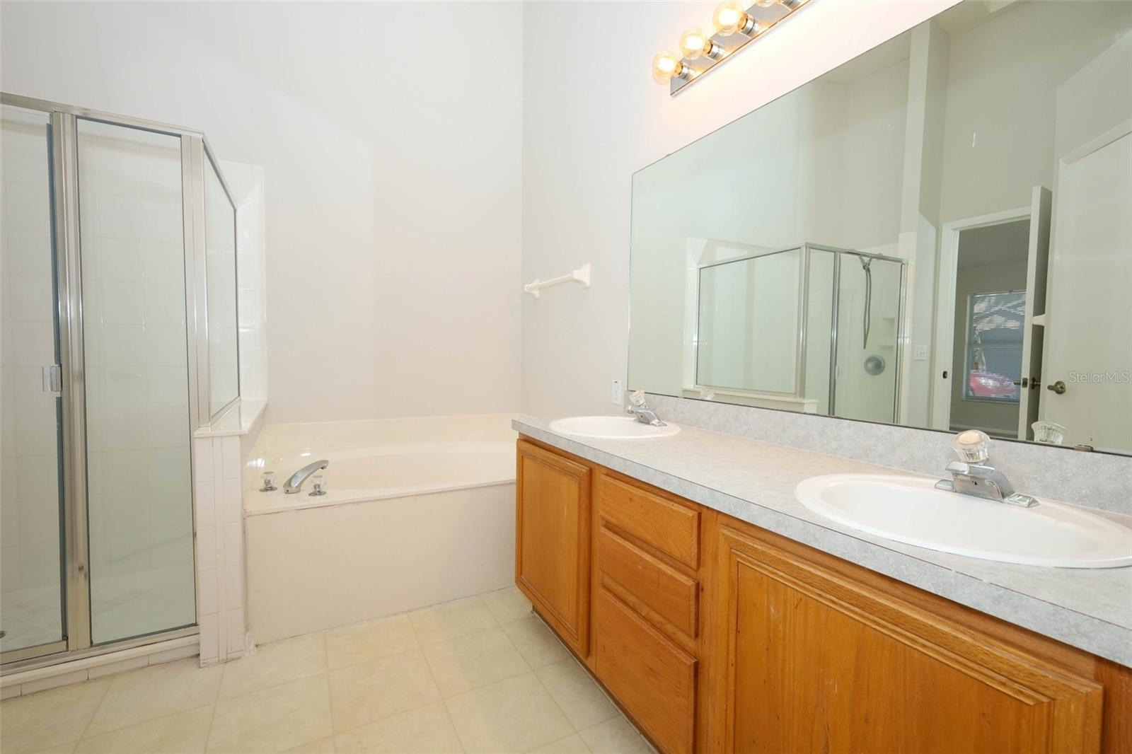 CHASE GROVES UNIT 5A - Residential