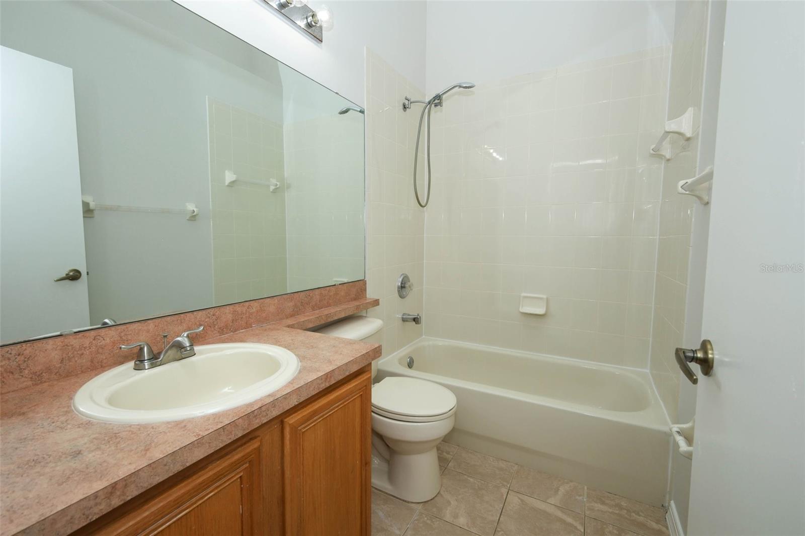 CHASE GROVES UNIT 5A - Residential