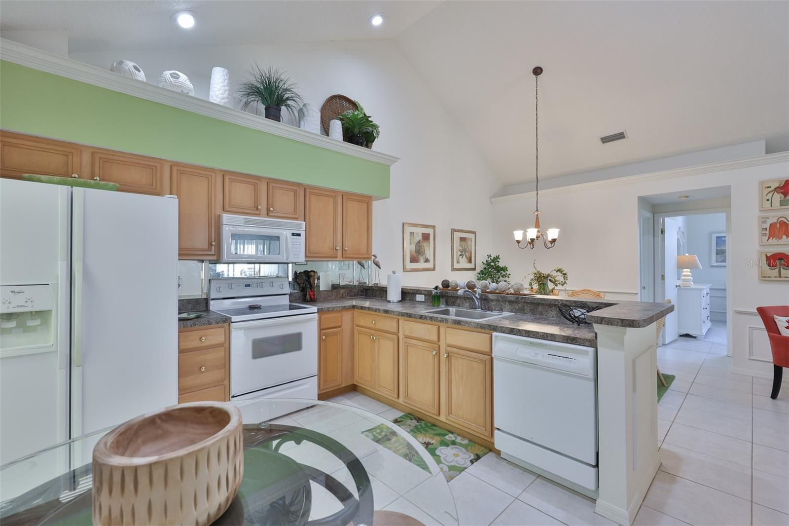 FAIRWAY PALMS A CONDO - Residential