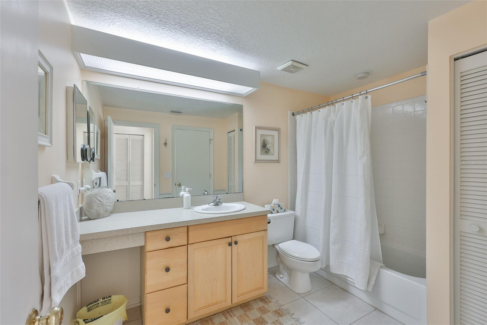 FAIRWAY PALMS A CONDO - Residential