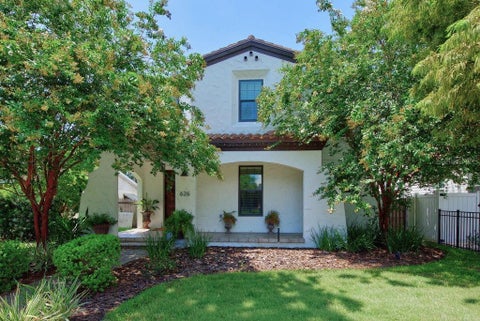 Photo of 626 35th Avenue N, St Petersburg, FL 33704 (MLS # TB8527821)