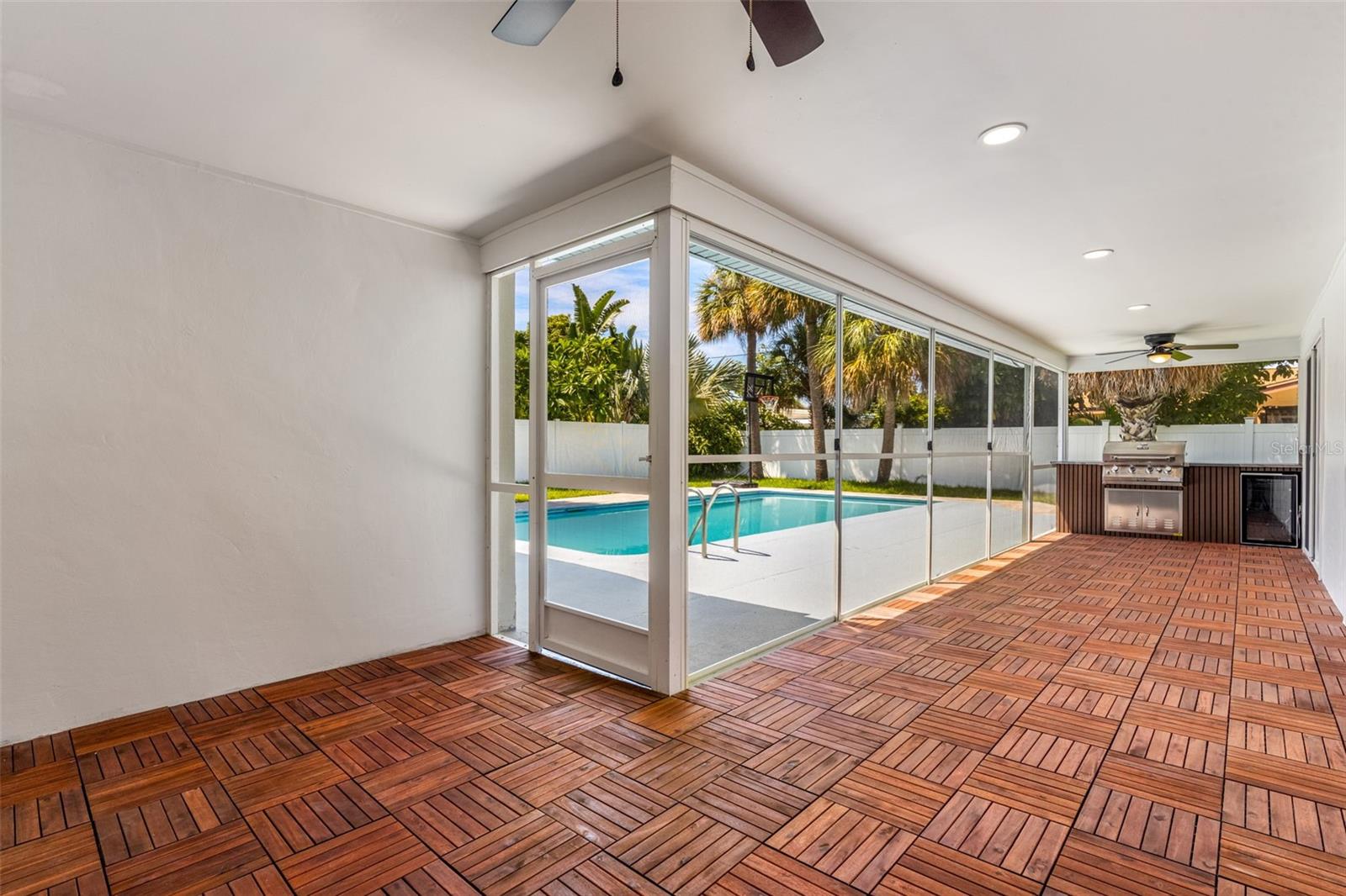 ST PETERSBURG BEACH NORTH UNIT 8 - Residential Lease