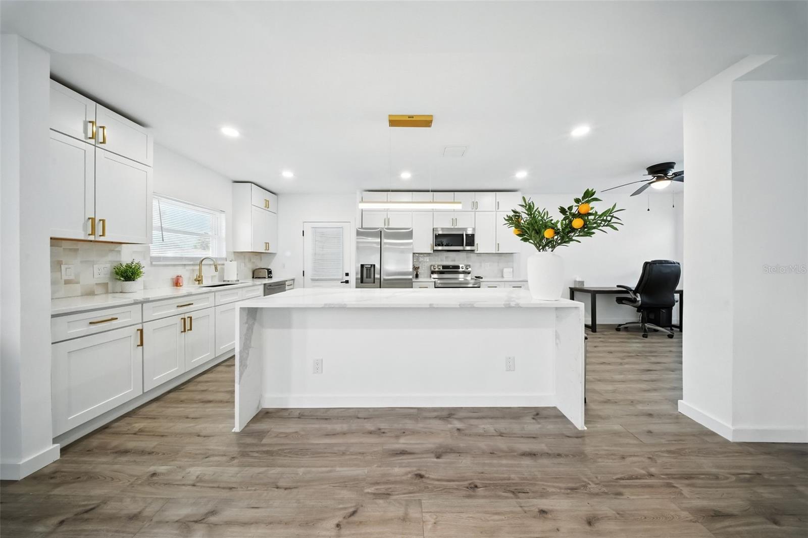 ST PETERSBURG BEACH NORTH UNIT 8 - Residential Lease