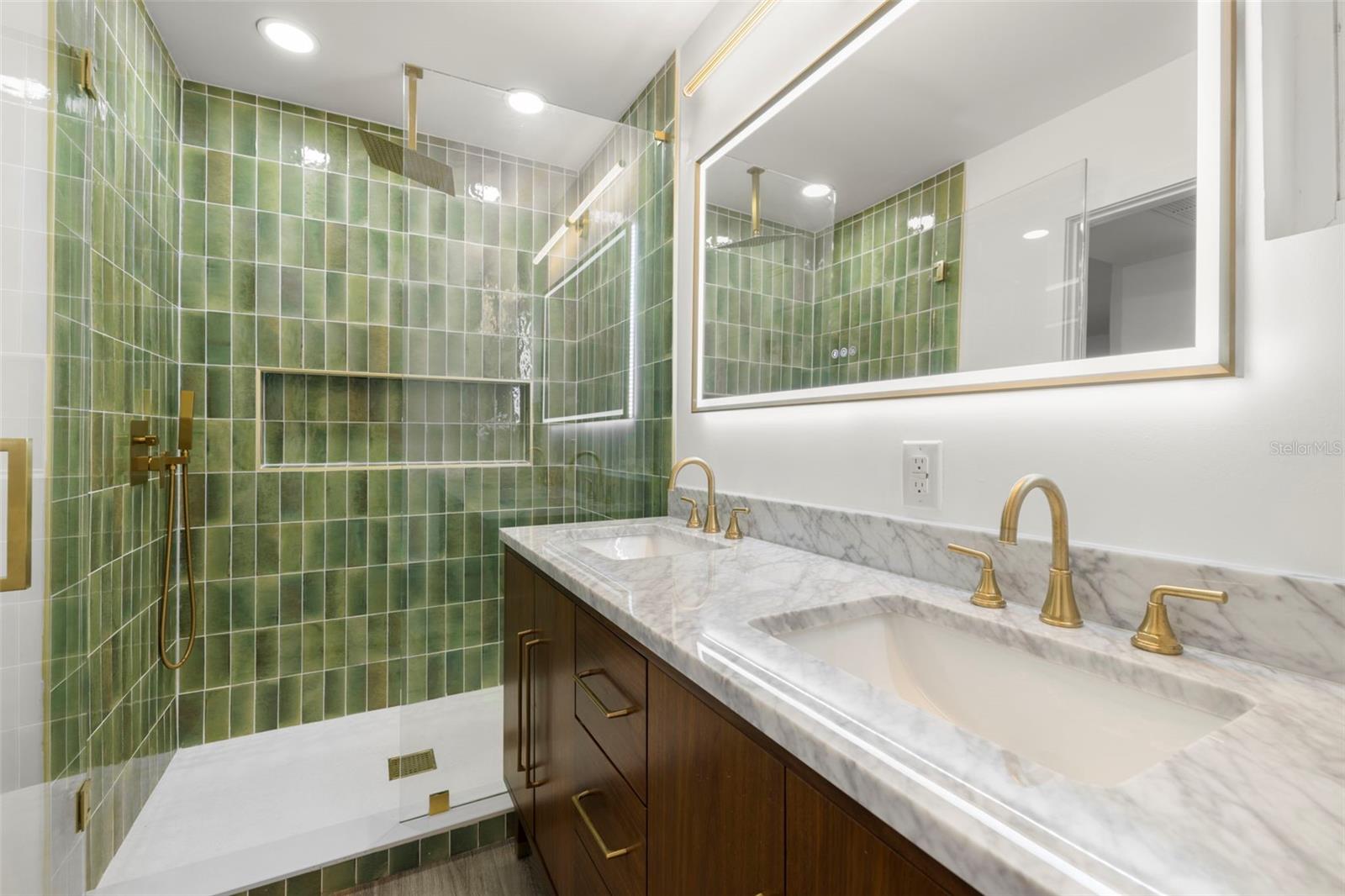 ST PETERSBURG BEACH NORTH UNIT 8 - Residential Lease