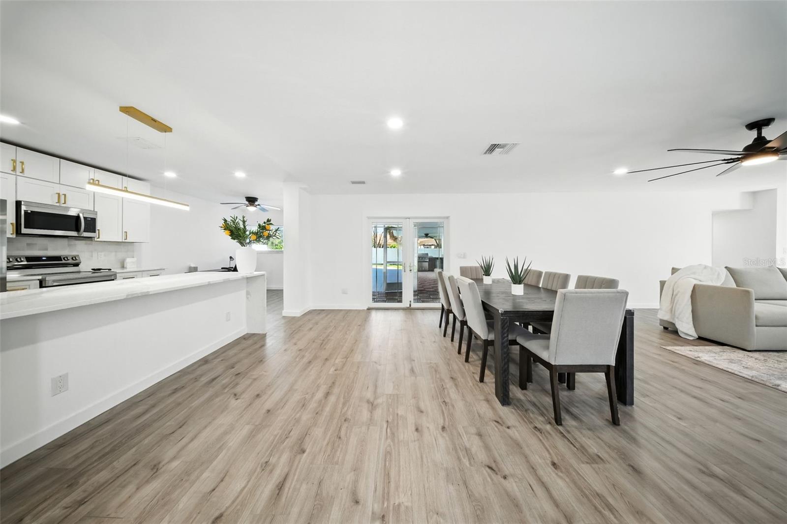 ST PETERSBURG BEACH NORTH UNIT 8 - Residential Lease