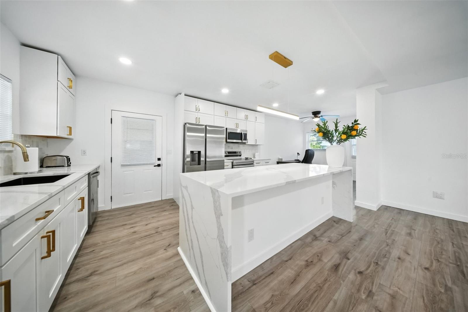 ST PETERSBURG BEACH NORTH UNIT 8 - Residential Lease