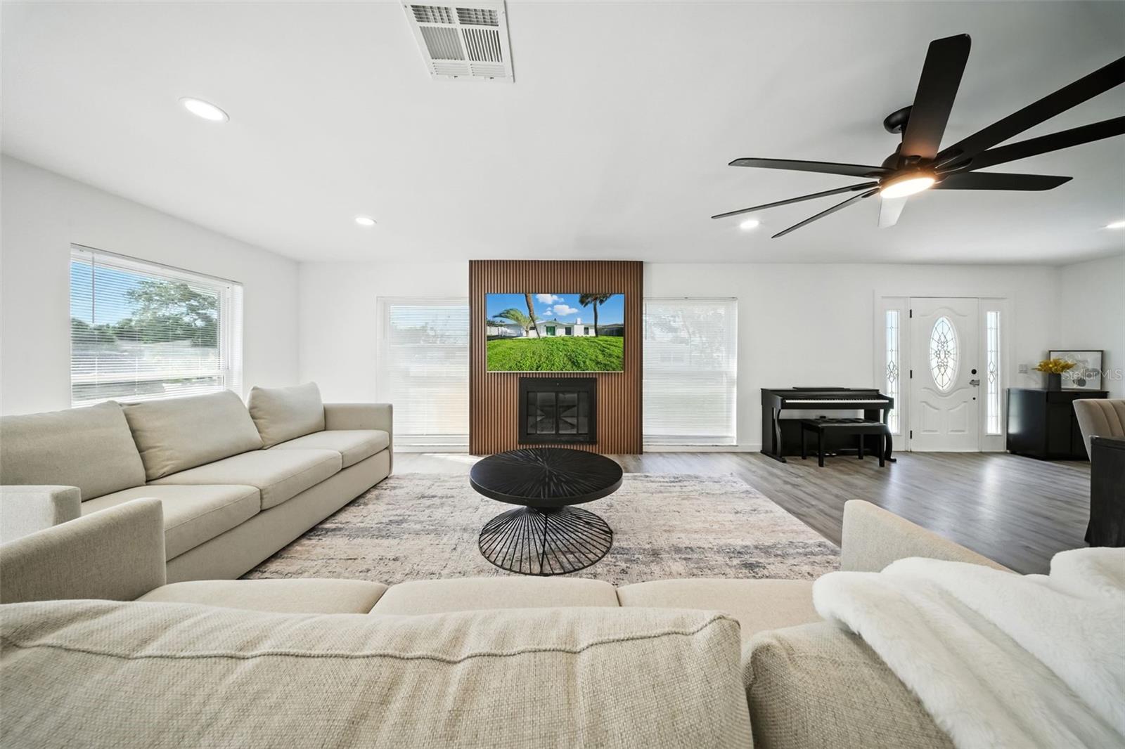 ST PETERSBURG BEACH NORTH UNIT 8 - Residential Lease