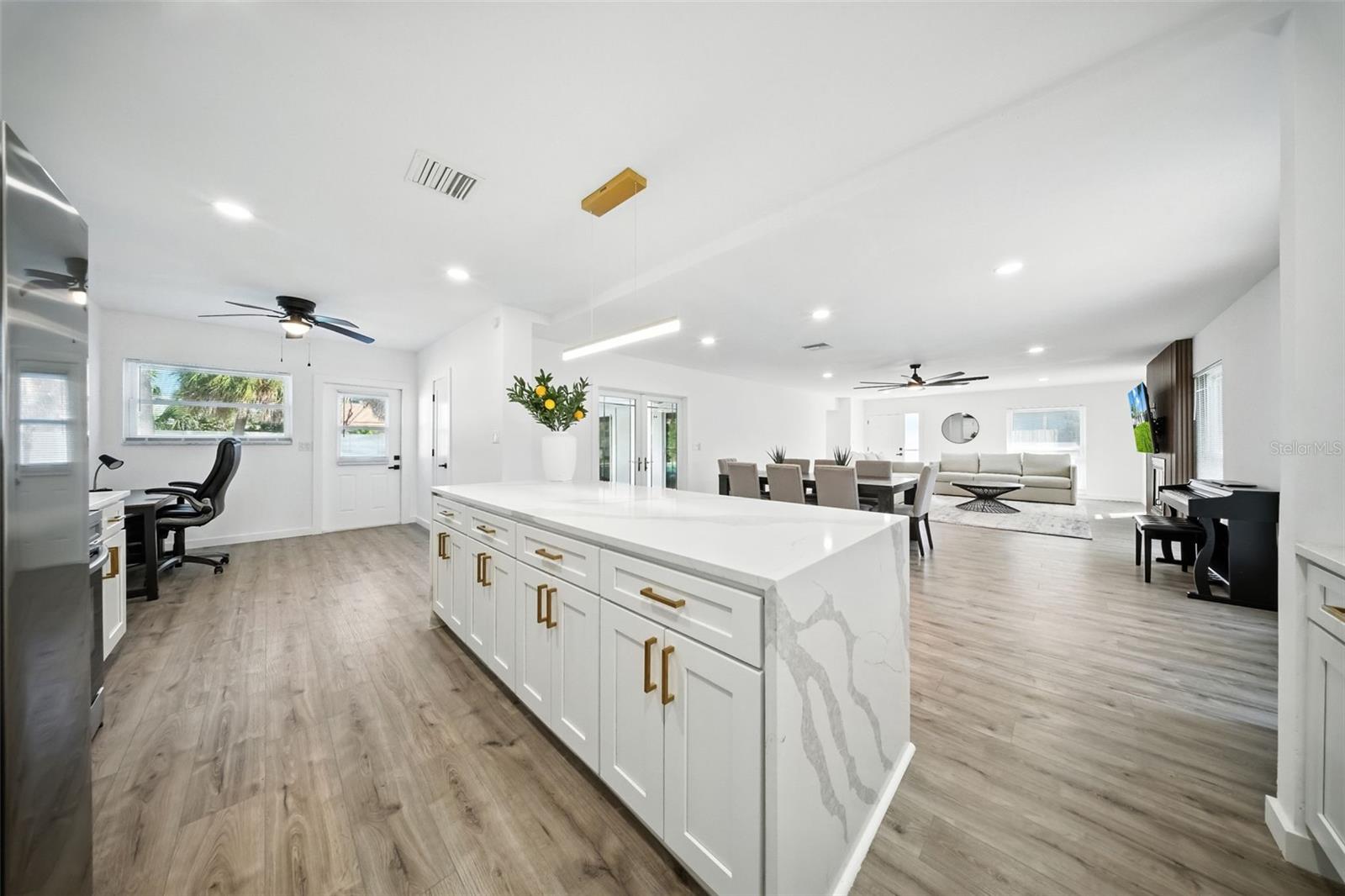 ST PETERSBURG BEACH NORTH UNIT 8 - Residential Lease