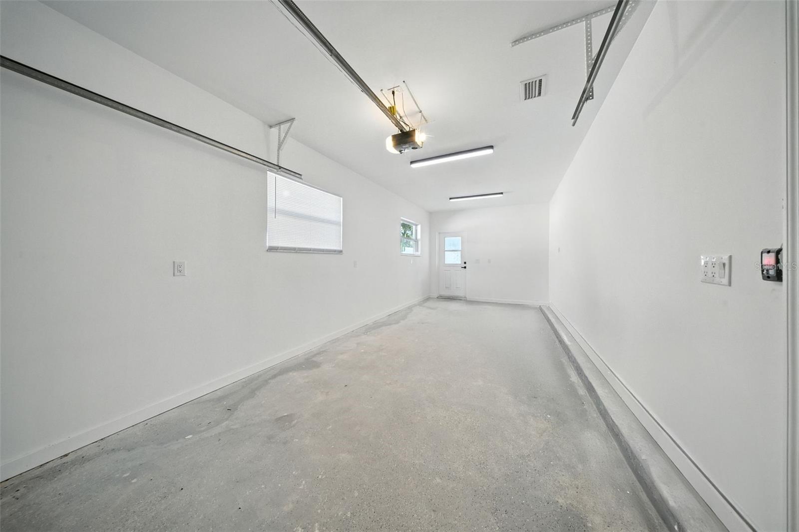 ST PETERSBURG BEACH NORTH UNIT 8 - Residential Lease