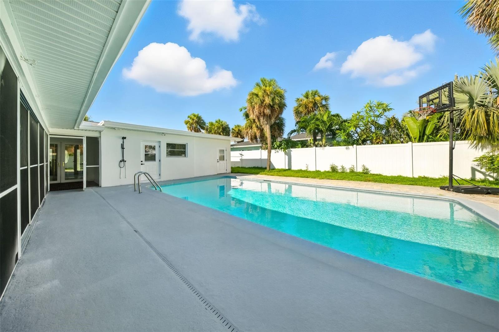 ST PETERSBURG BEACH NORTH UNIT 8 - Residential Lease