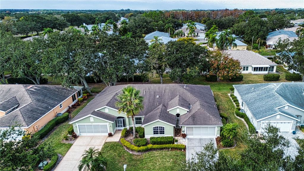 Photo of 902 Staffordshire Lane #6, Sun City Center, FL 33573 (MLS # TB8463315)