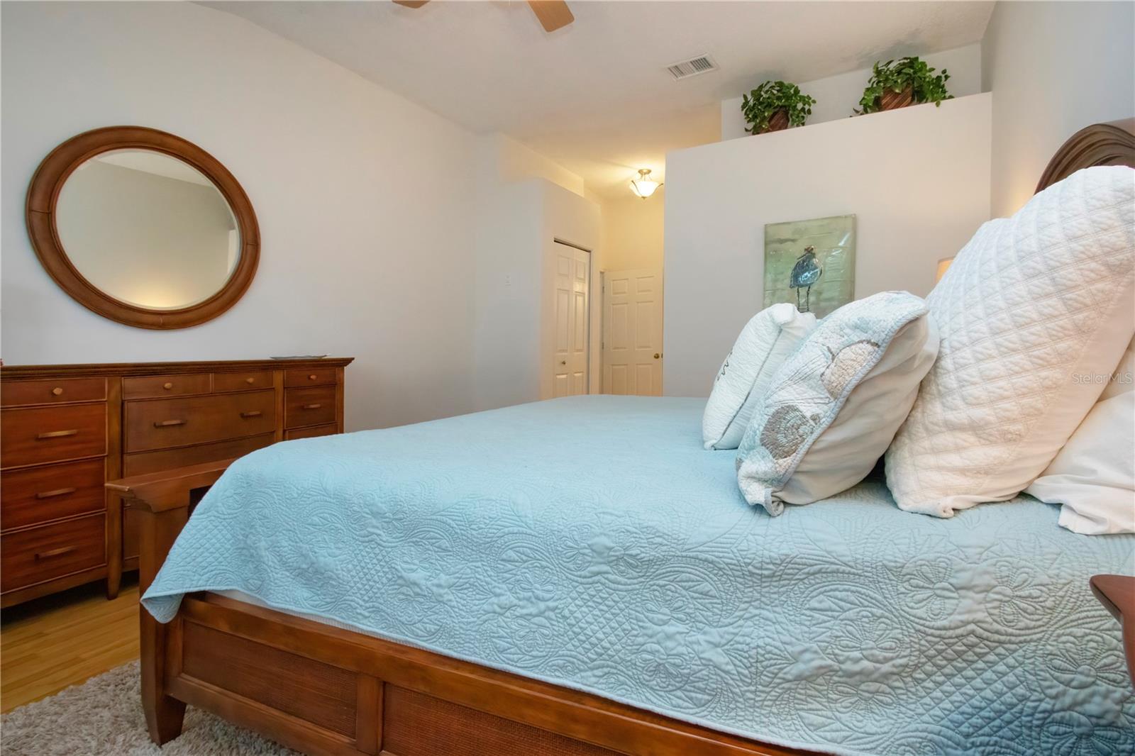 SOUTHAMPTON I CONDO - Residential