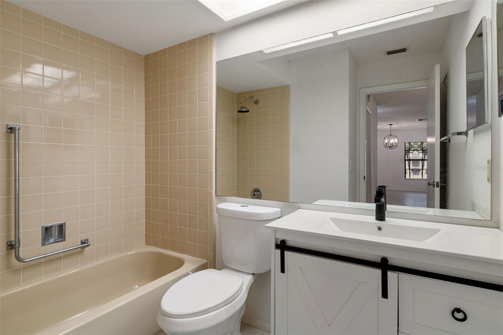 TMBR PINES PN GR VL - Residential