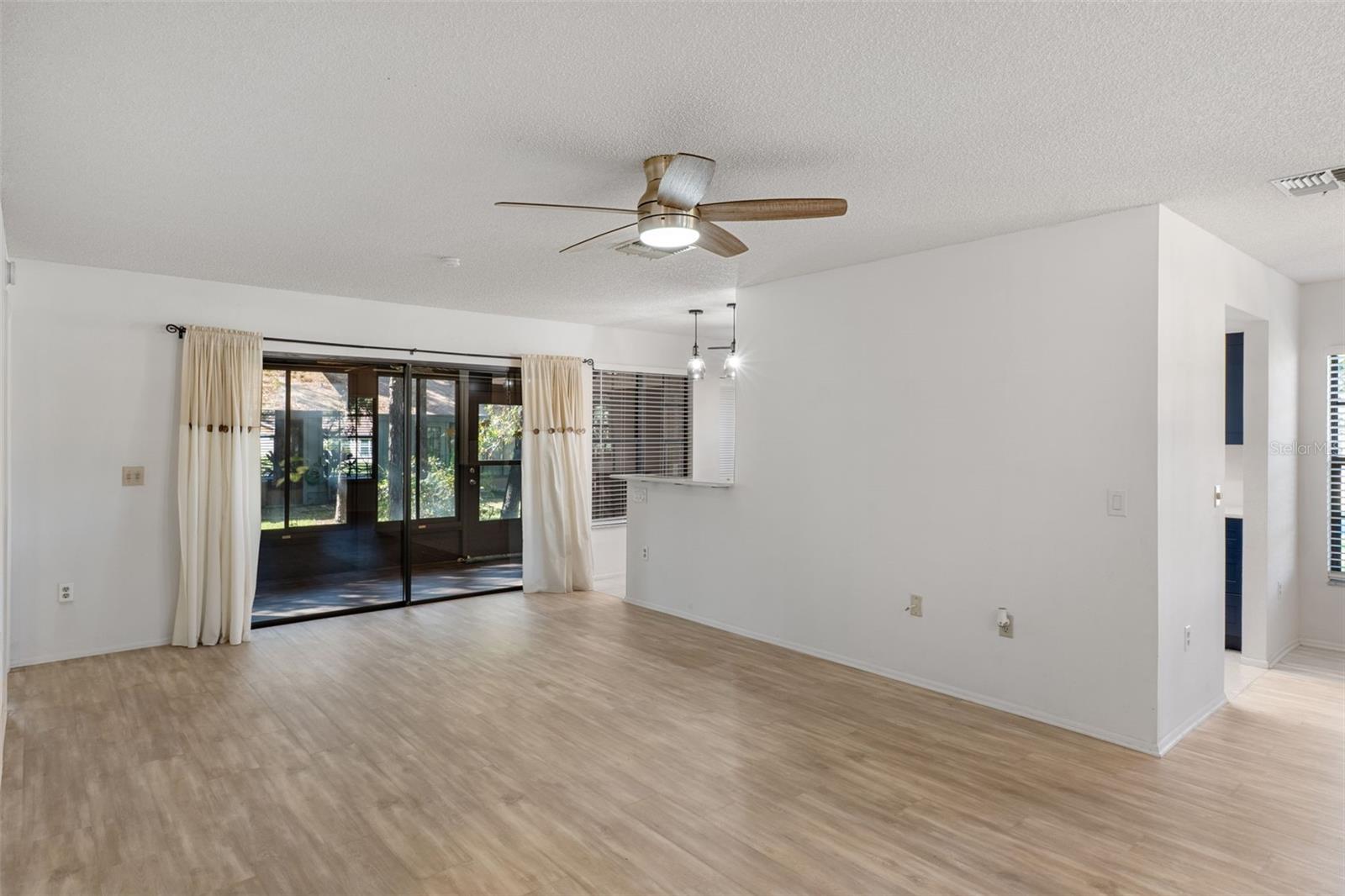 TMBR PINES PN GR VL - Residential