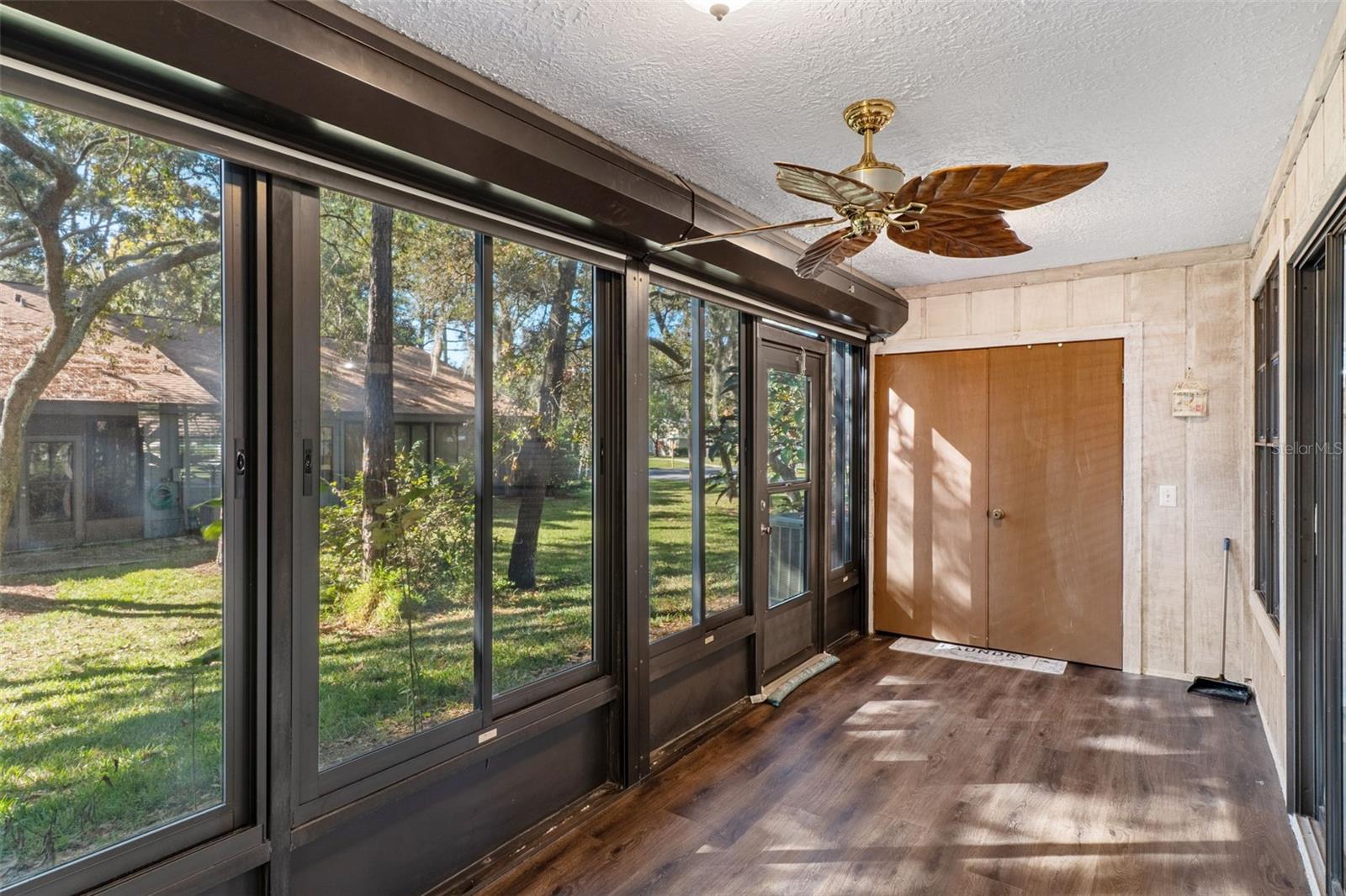 TMBR PINES PN GR VL - Residential