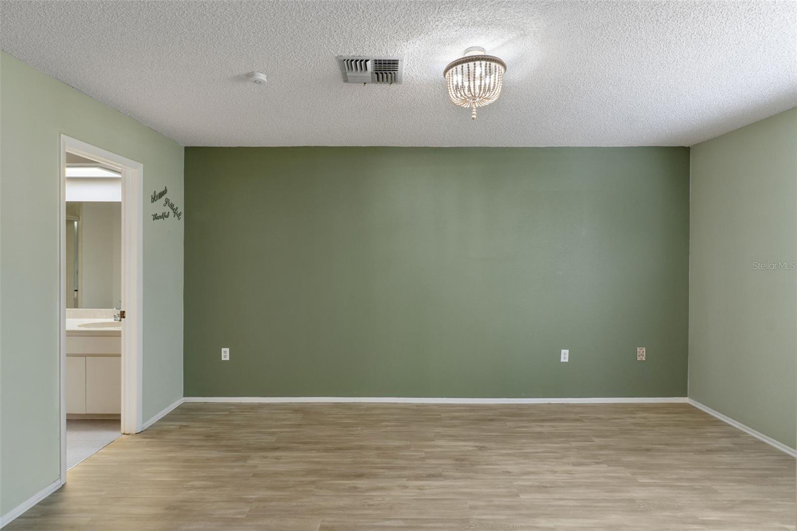 TMBR PINES PN GR VL - Residential