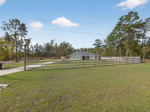 854 Fisher Road, Ocklawaha, FL 32179