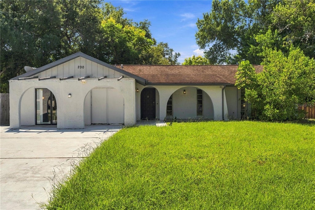 Photo of 200 Twin Lake Drive, Largo, FL 33770 (MLS # TB8554845)