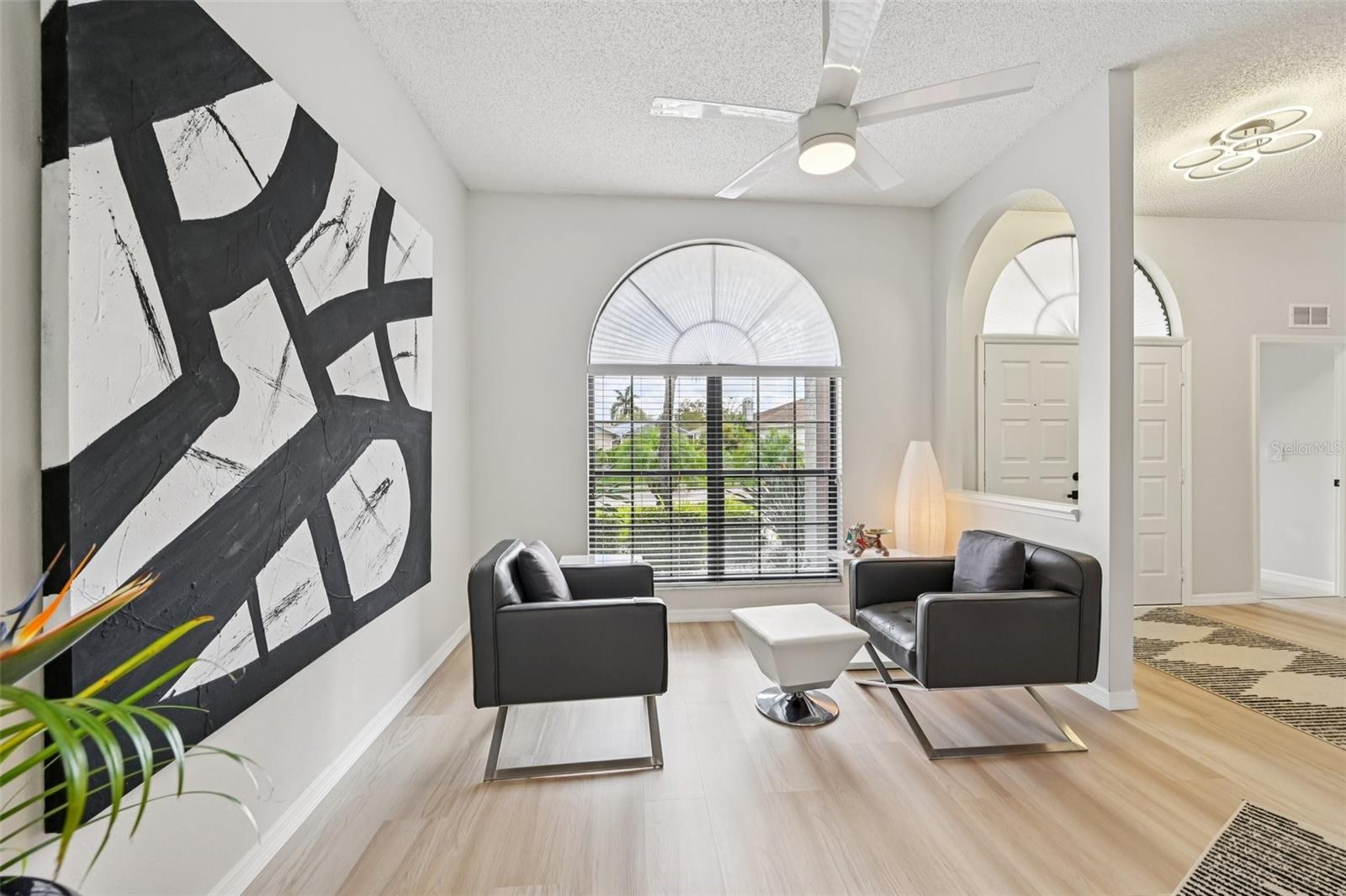 4719 MEADOWVIEW CIRCLE