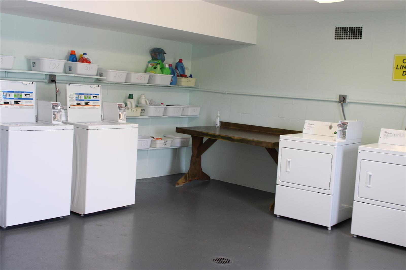 LAKE WALES VILLAGE CONDO - Residential