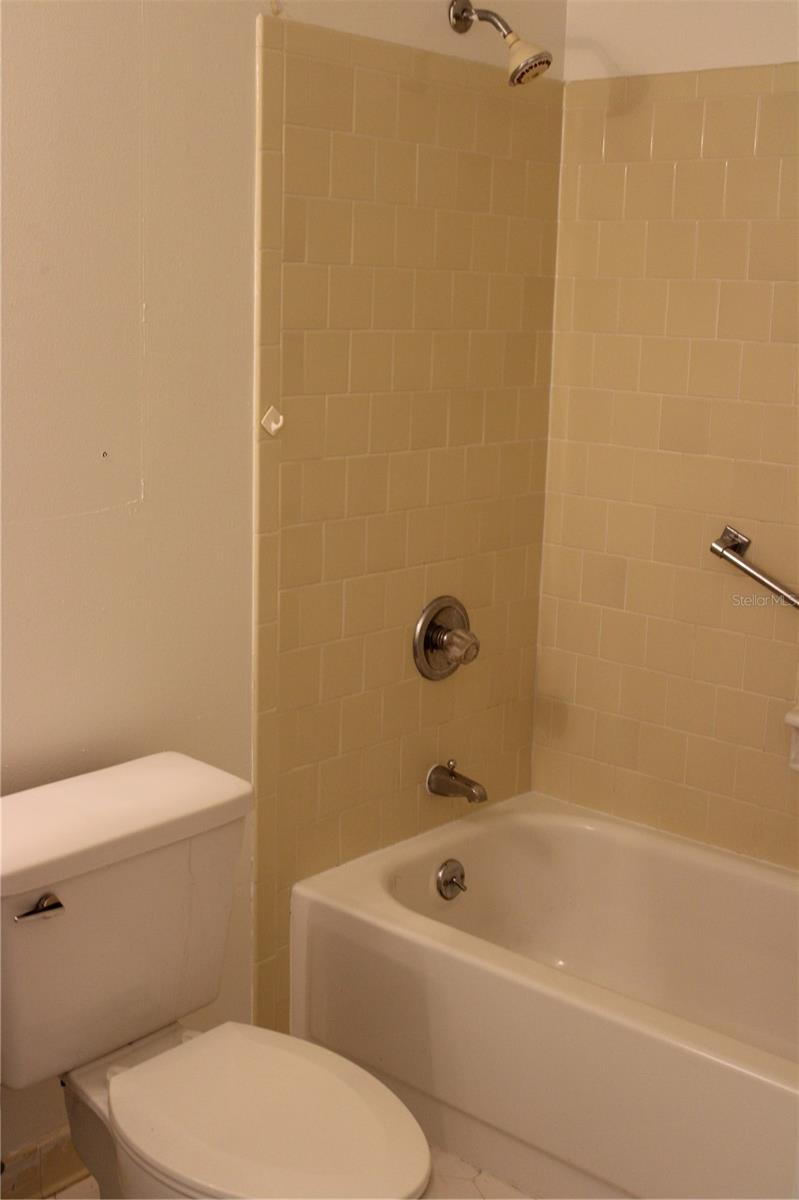 LAKE WALES VILLAGE CONDO - Residential