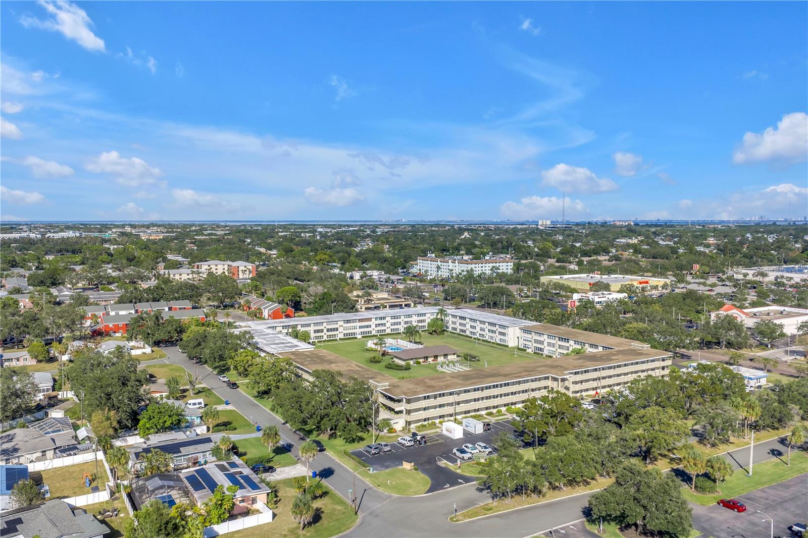 GATEWAY SQUARE APTS - Residential