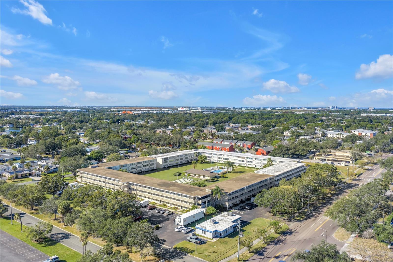 GATEWAY SQUARE APTS - Residential