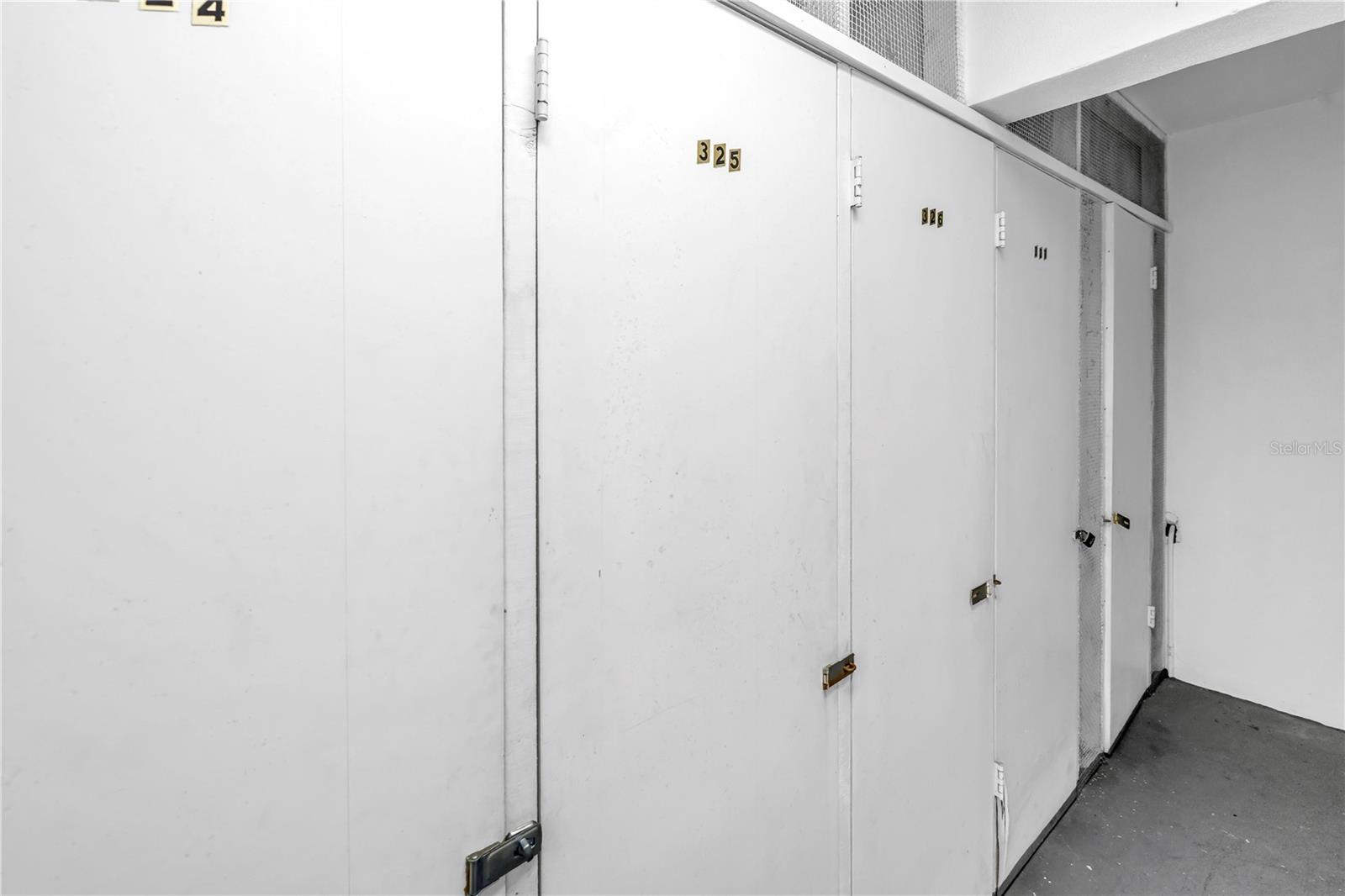 GATEWAY SQUARE APTS - Residential