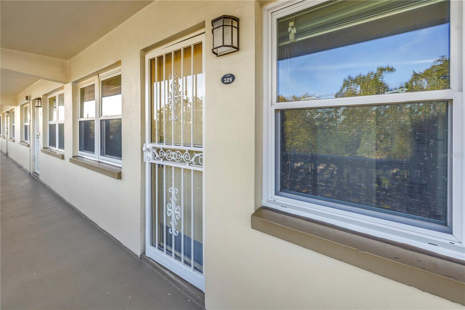 GATEWAY SQUARE APTS - Residential