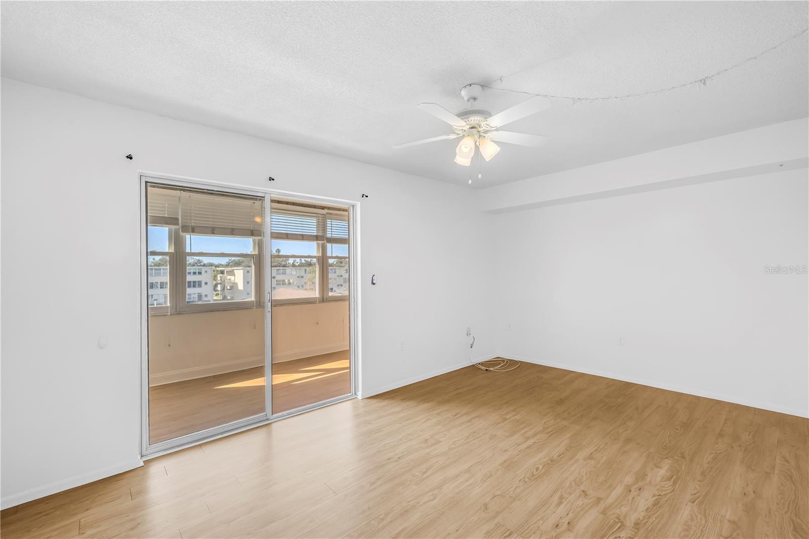 GATEWAY SQUARE APTS - Residential