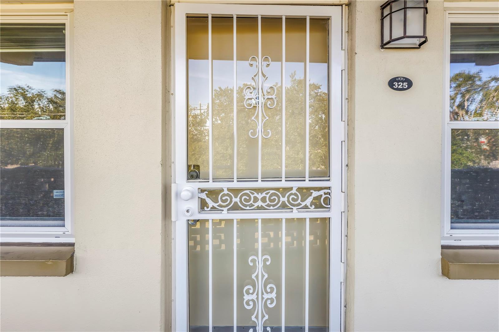 GATEWAY SQUARE APTS - Residential