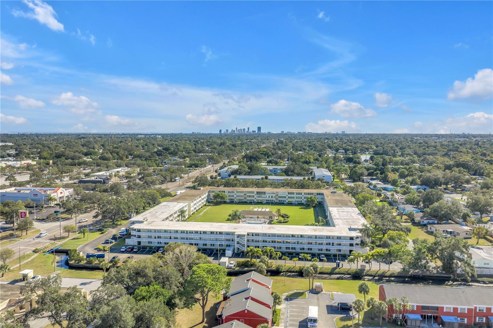 GATEWAY SQUARE APTS - Residential