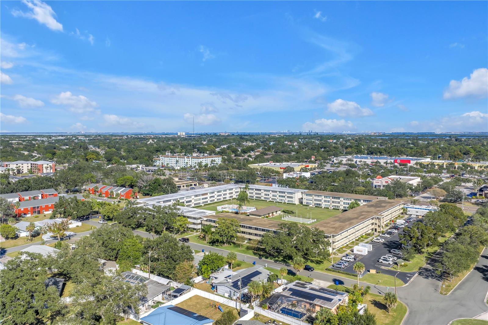 GATEWAY SQUARE APTS - Residential