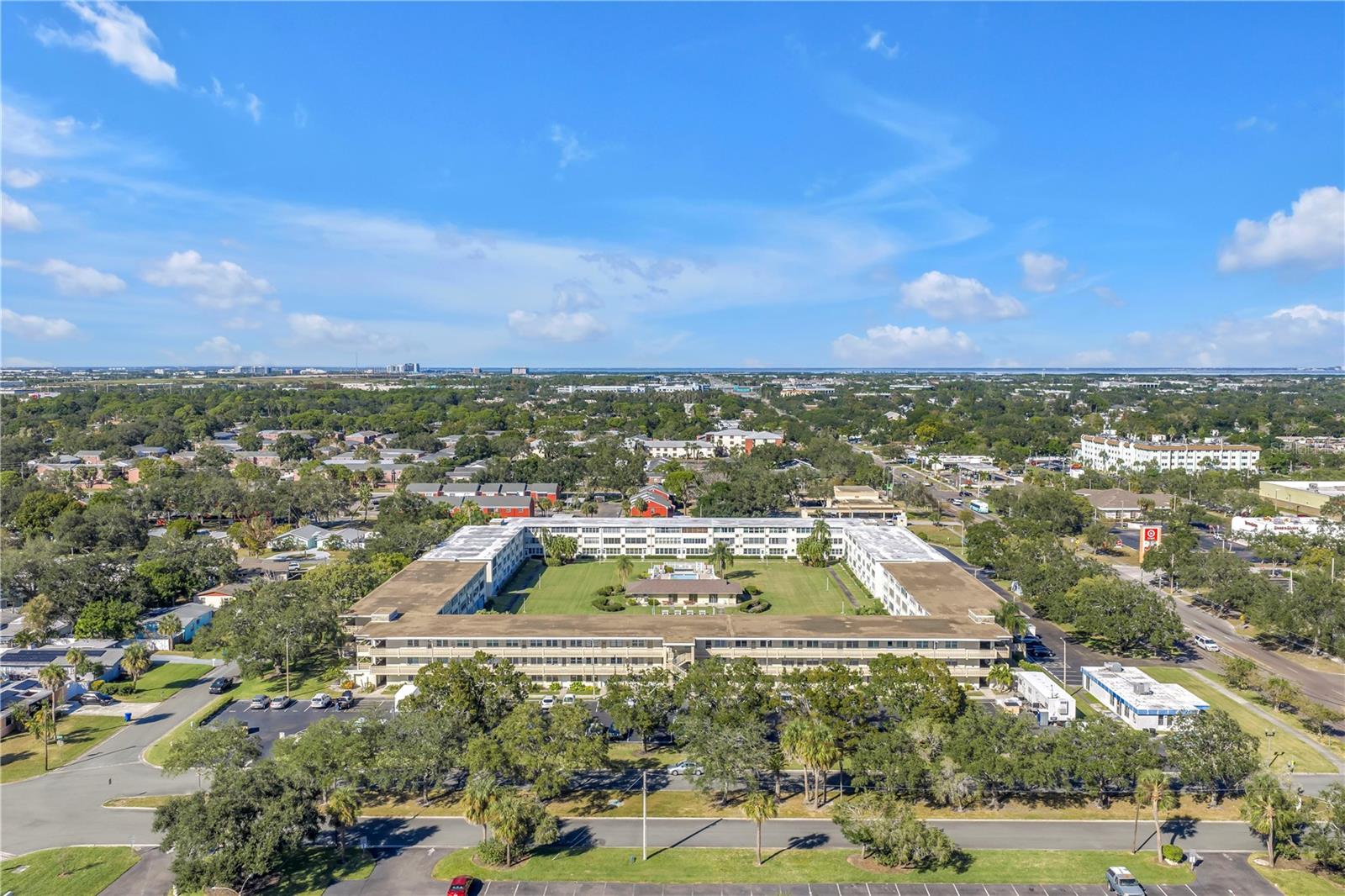 GATEWAY SQUARE APTS - Residential