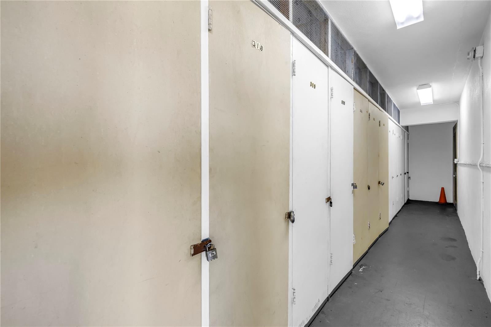 GATEWAY SQUARE APTS - Residential