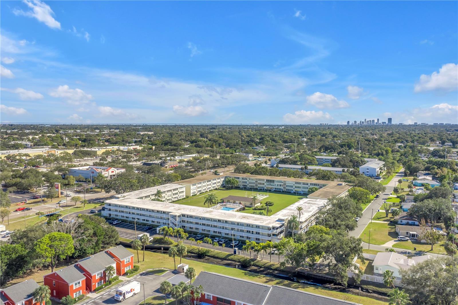 GATEWAY SQUARE APTS - Residential