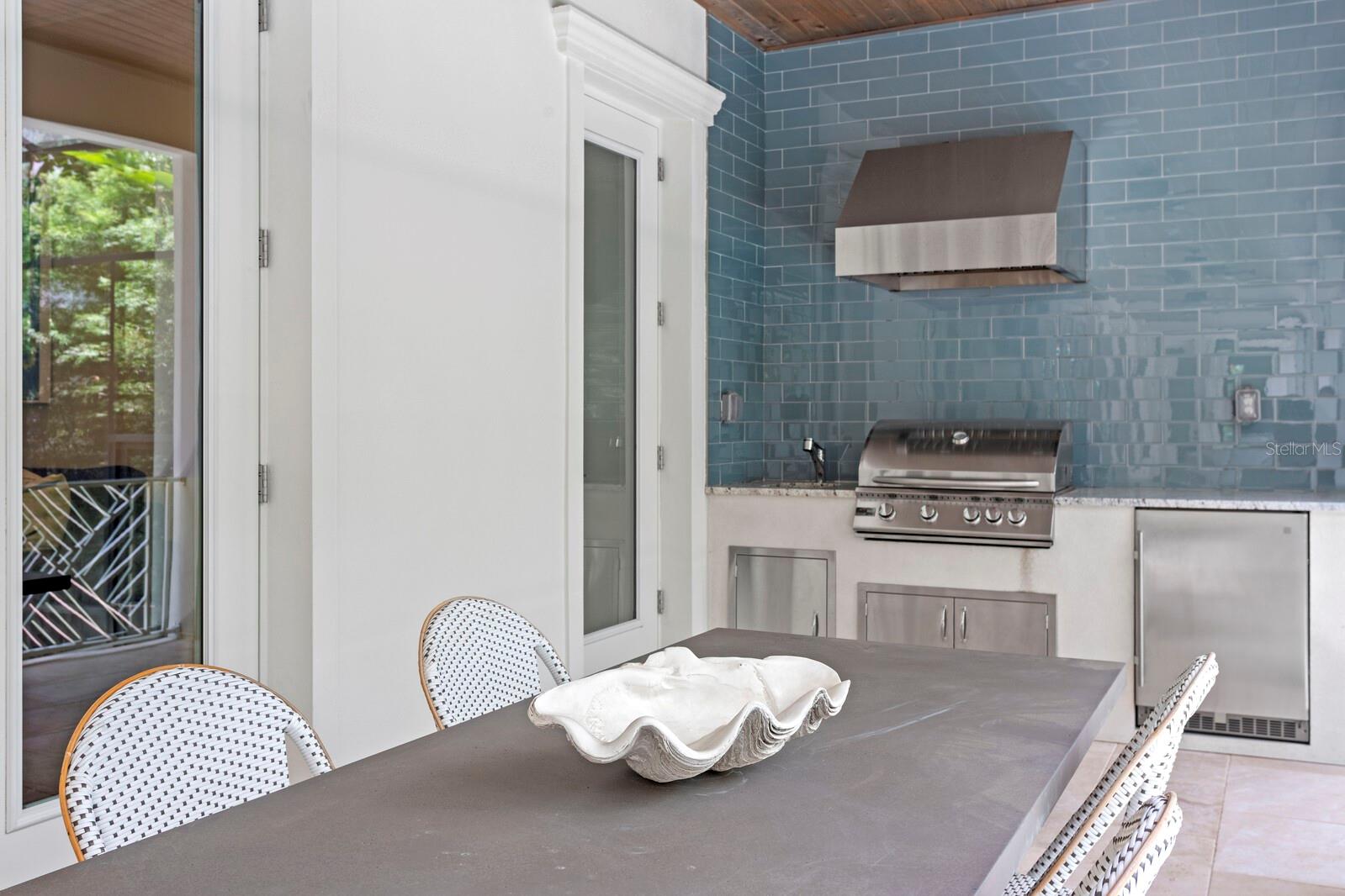 DAVIS ISLANDS REP OF PT O - Residential