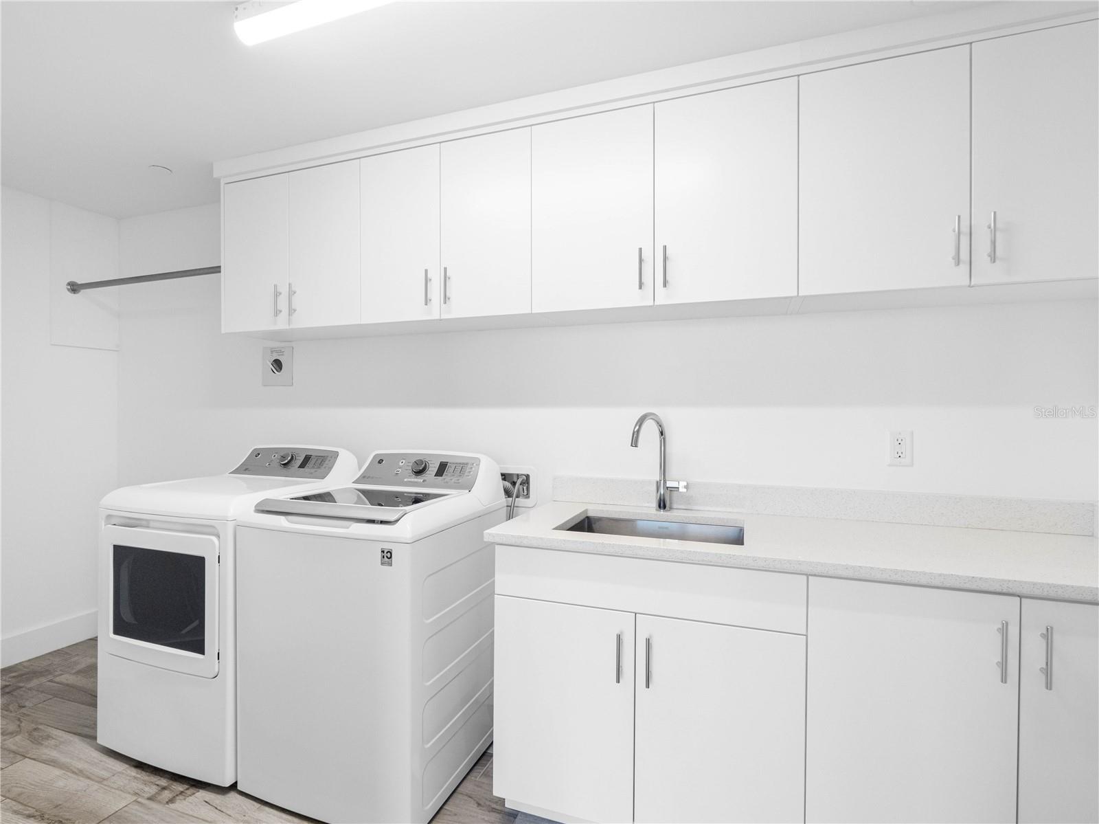 ONELLA CONDO - Residential