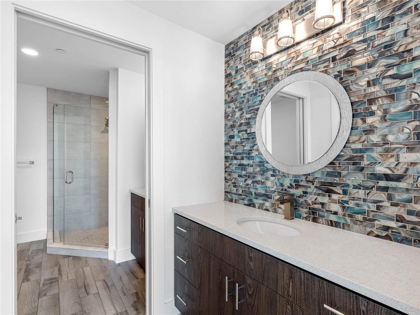 ONELLA CONDO - Residential