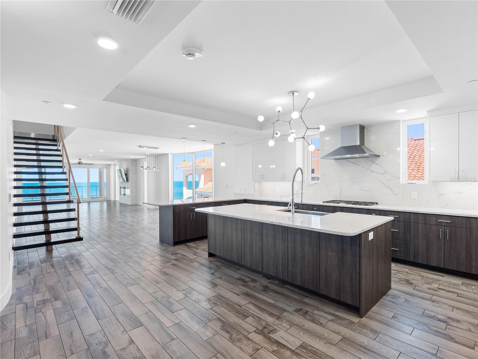 ONELLA CONDO - Residential