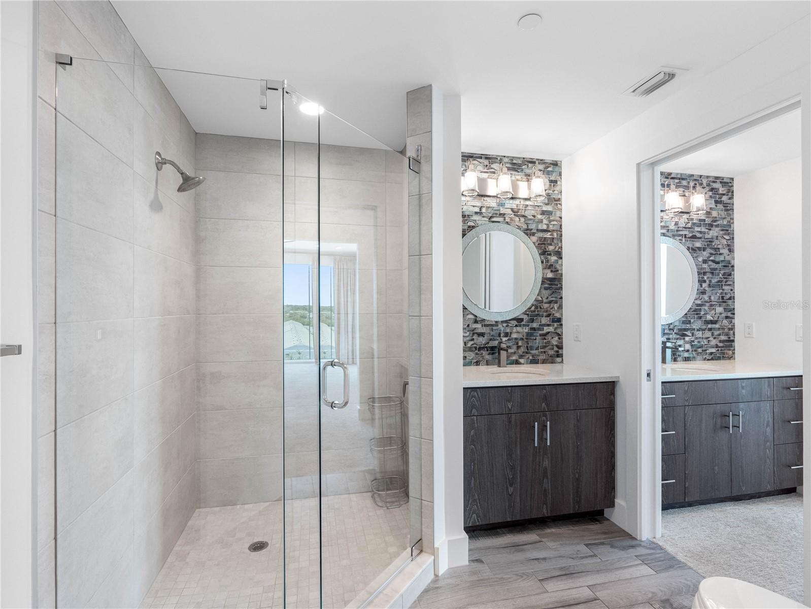 ONELLA CONDO - Residential