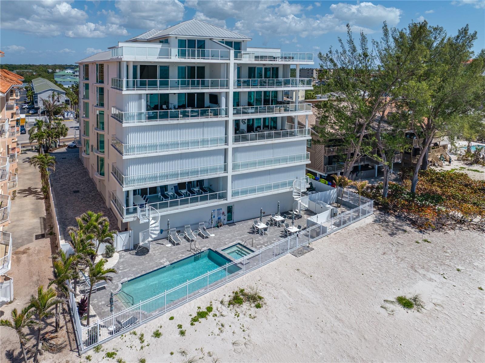 ONELLA CONDO - Residential