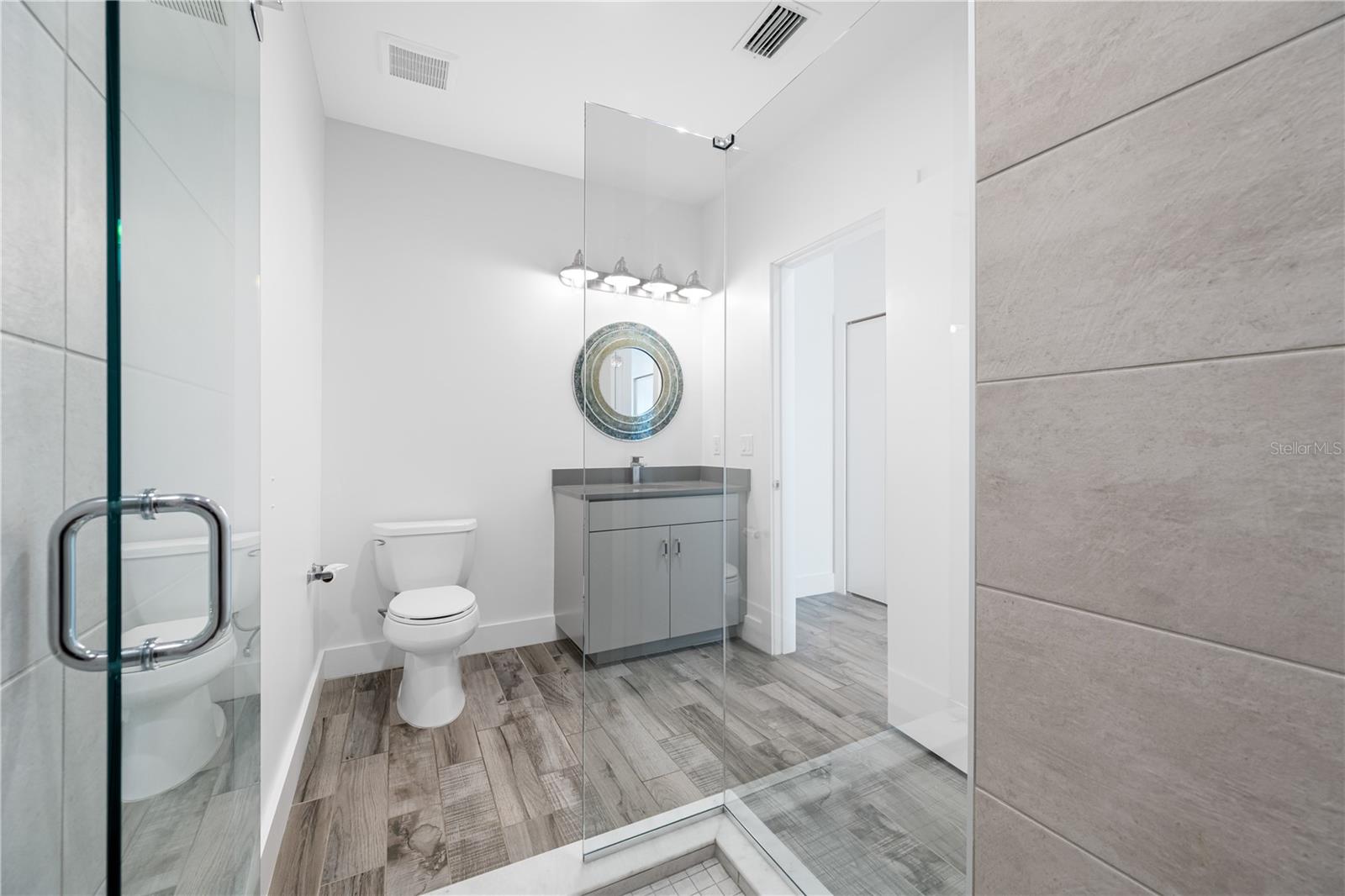 ONELLA CONDO - Residential