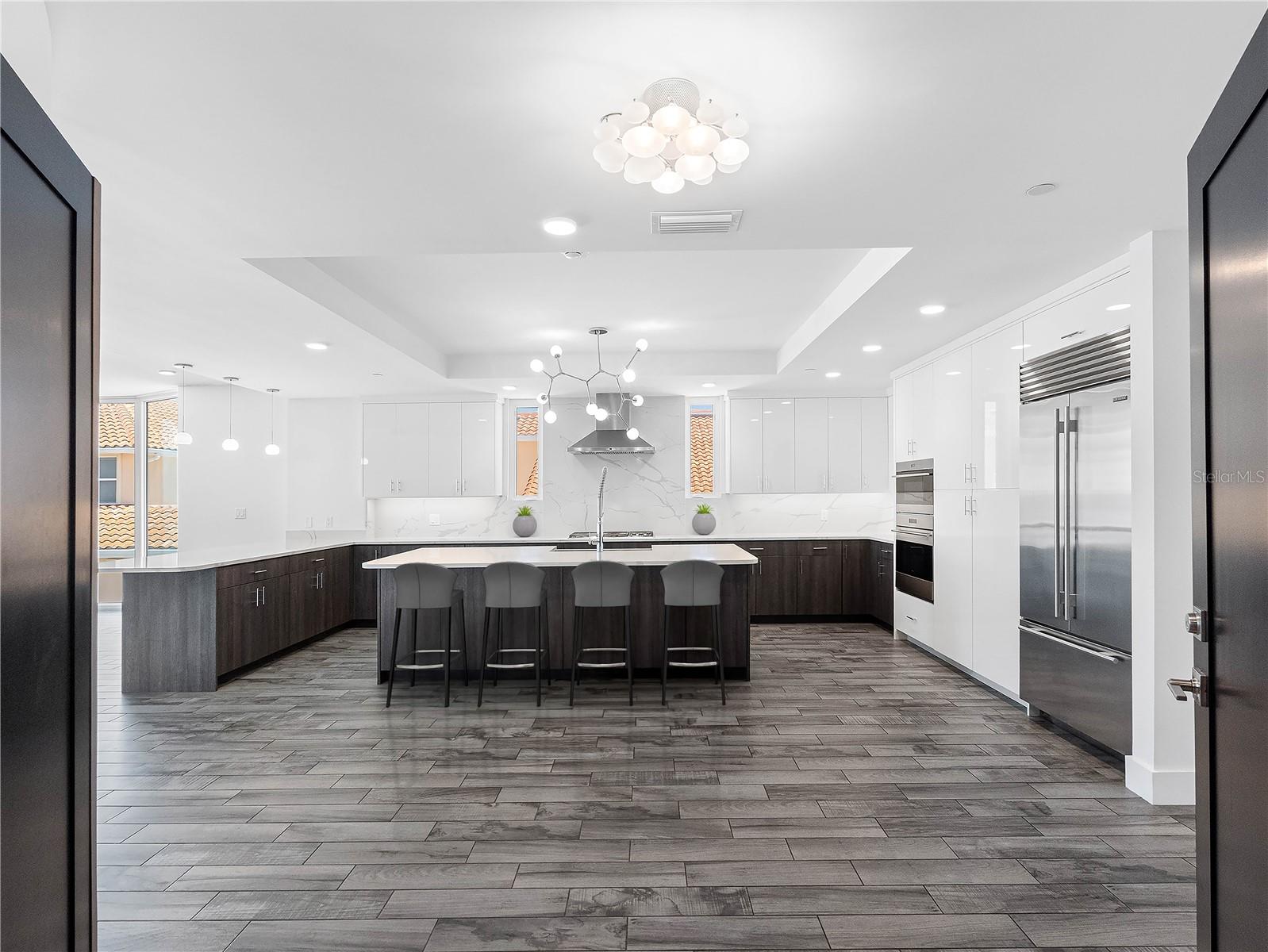 ONELLA CONDO - Residential