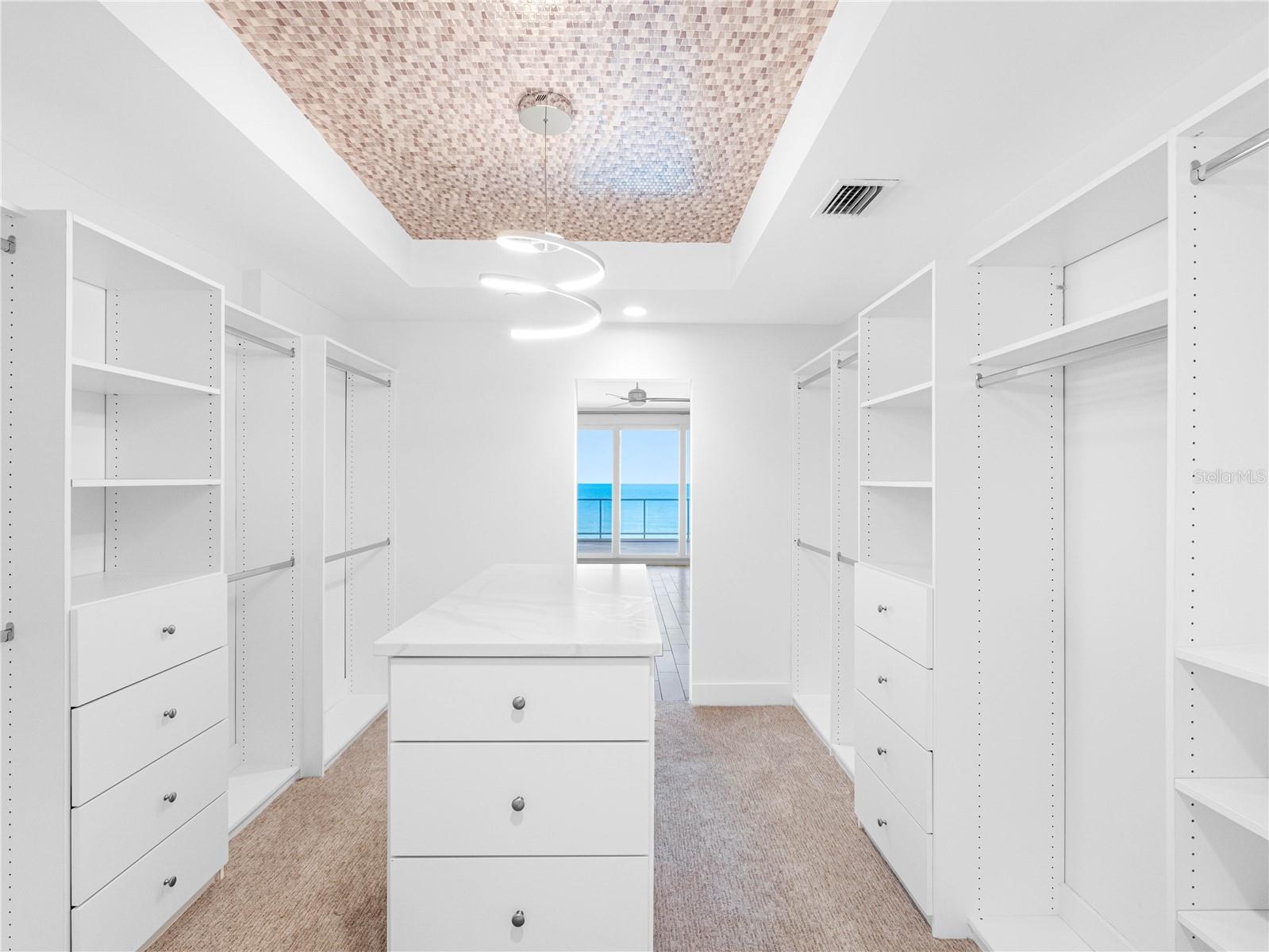 ONELLA CONDO - Residential